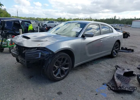 2015 Dodge Charger Sxt z USA, uszkodzony, nr VIN 2C3CDXHG8FH886671